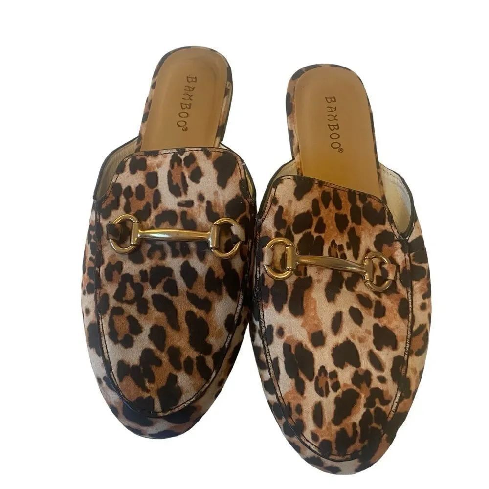 Bamboo Jackpot Faux Suede Leopard Print Slip-Ons w/ Goldtone Accent in Size 7.5